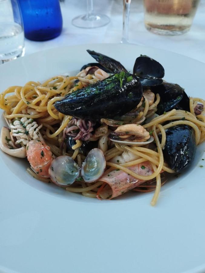 Bellerive Ristorante Albergo Manerba del Garda Exterior photo