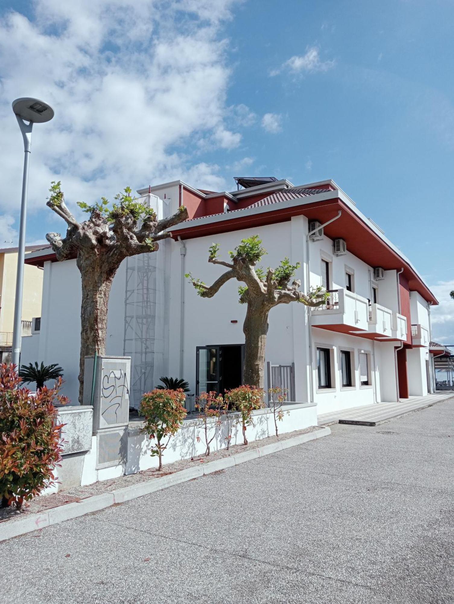 Bellerive Ristorante Albergo Manerba del Garda Exterior photo