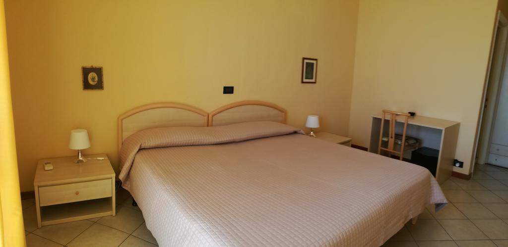 Bellerive Ristorante Albergo Manerba del Garda Exterior photo