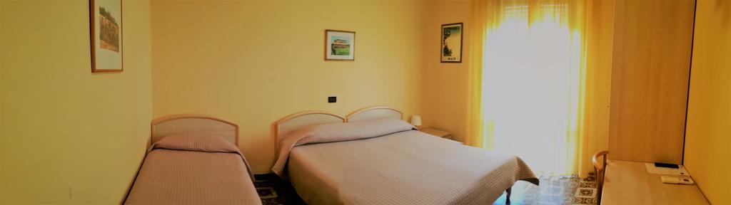 Bellerive Ristorante Albergo Manerba del Garda Exterior photo